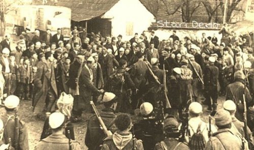 Aqif Blyta  në mes  duke iu dëshiruar mirëseardhje vllëzërve  nga Kosova